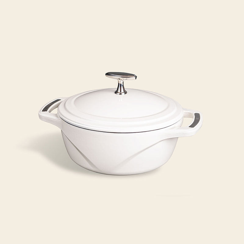 USA Enamel? Cast Iron Dutch Oven - Image 82
