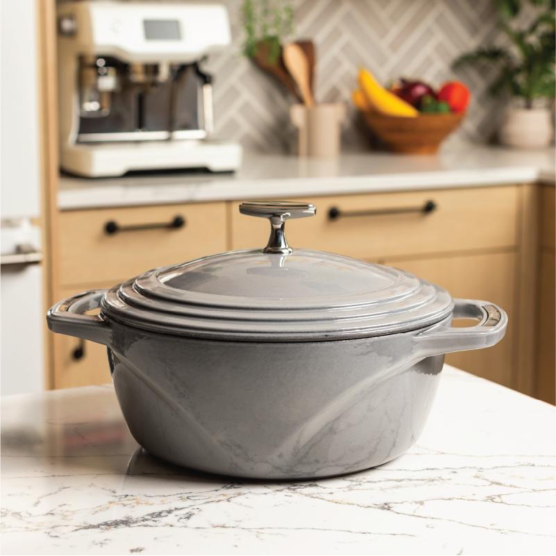 USA Enamel? Cast Iron Dutch Oven - Image 13